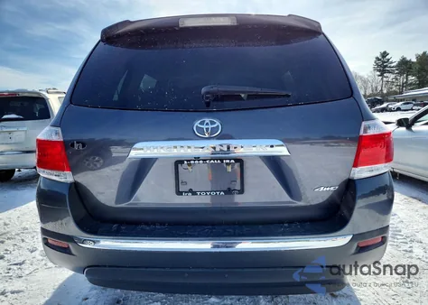 2012 Toyota Highlander Base z USA, uszkodzony, nr VIN 5TDBK3EH7CS152040